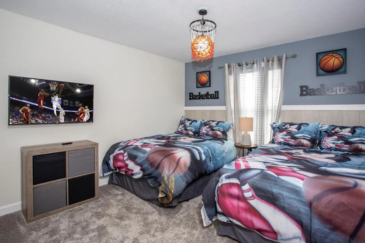 Marvelous 4 Bedroom W/ Screened Pool Close To 4977 Kissimmee
