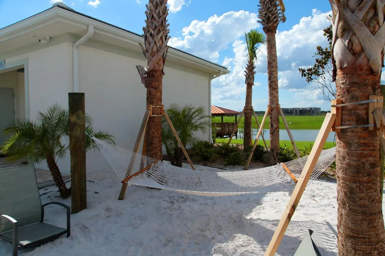 Marvelous 4 Bedroom W/ Screened Pool Close To 4977 Сasa de vacaciones