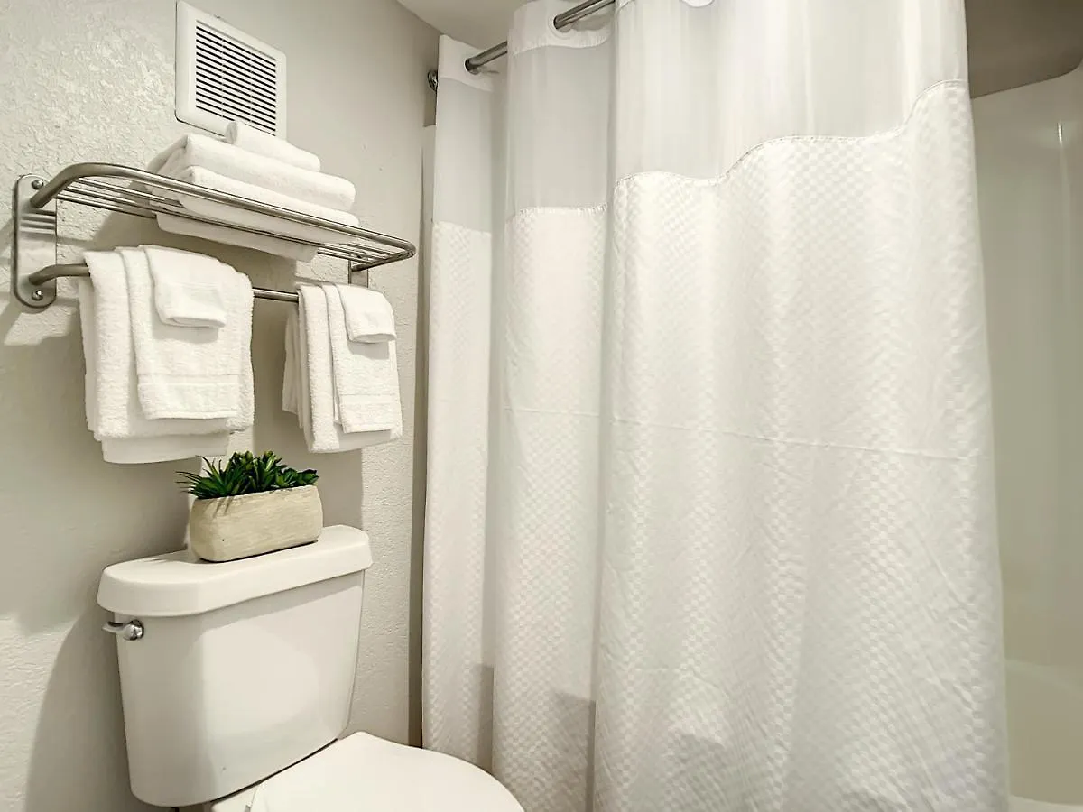 Stayable West Hotel 2*