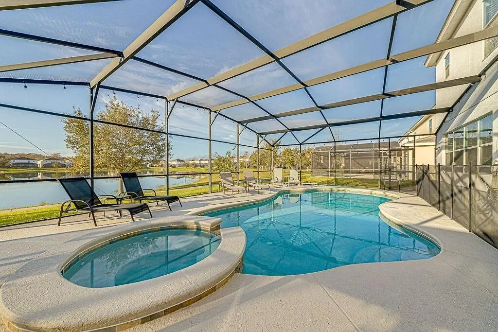 #371-stunning 6 Bed With Modern Decor, South Facing Pool And Overlooking Water