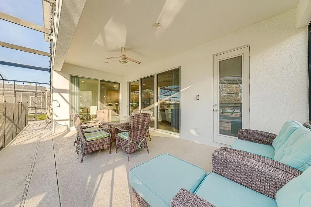 #371-stunning 6 Bed With Modern Decor, South Facing Pool And Overlooking Water * Kissimmee