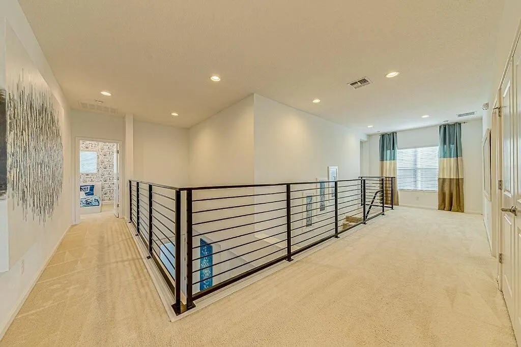 #371-stunning 6 Bed With Modern Decor, South Facing Pool And Overlooking Water Villa Kissimmee