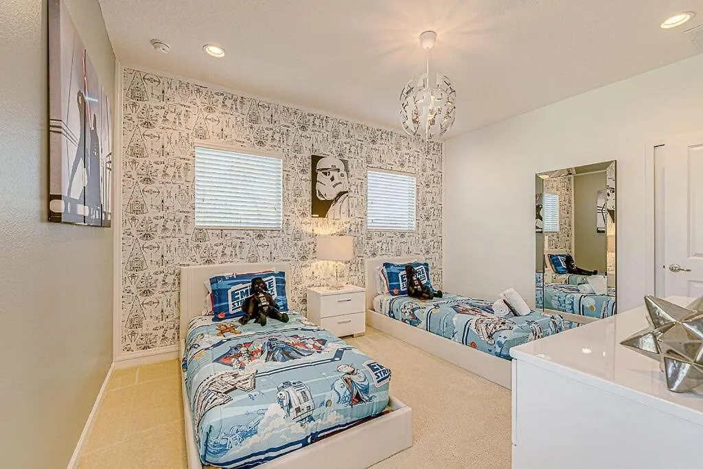 Villa #371-stunning 6 Bed With Modern Decor, South Facing Pool And Overlooking Water