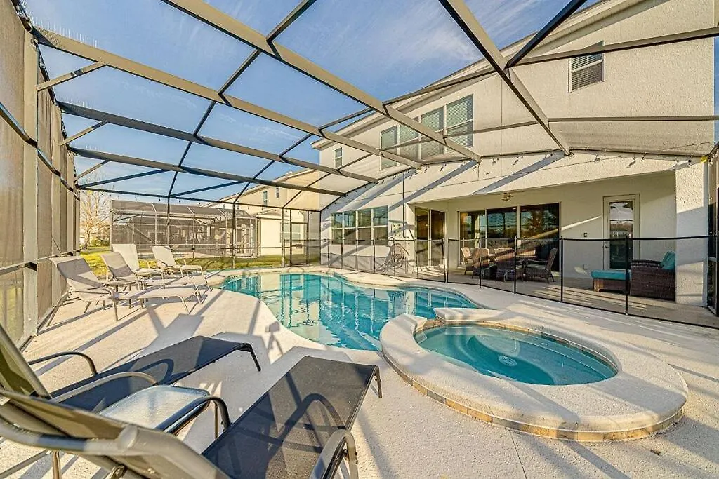 #371-stunning 6 Bed With Modern Decor, South Facing Pool And Overlooking Water Villa Kissimmee