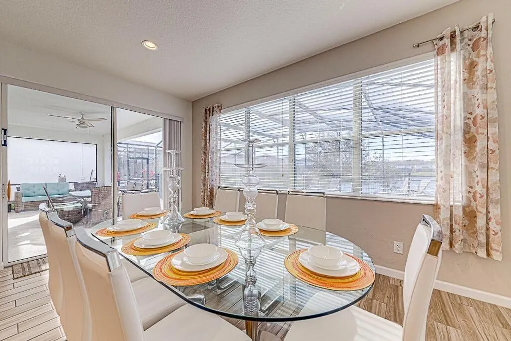 #371-stunning 6 Bed With Modern Decor, South Facing Pool And Overlooking Water