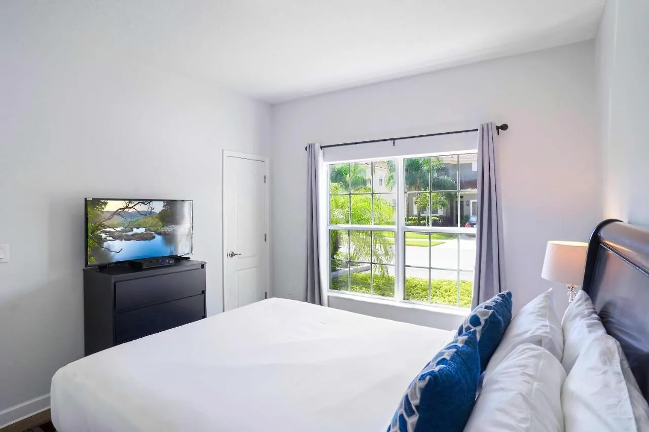 Private Pool Getaway Near Theme Parks بيت للعطل