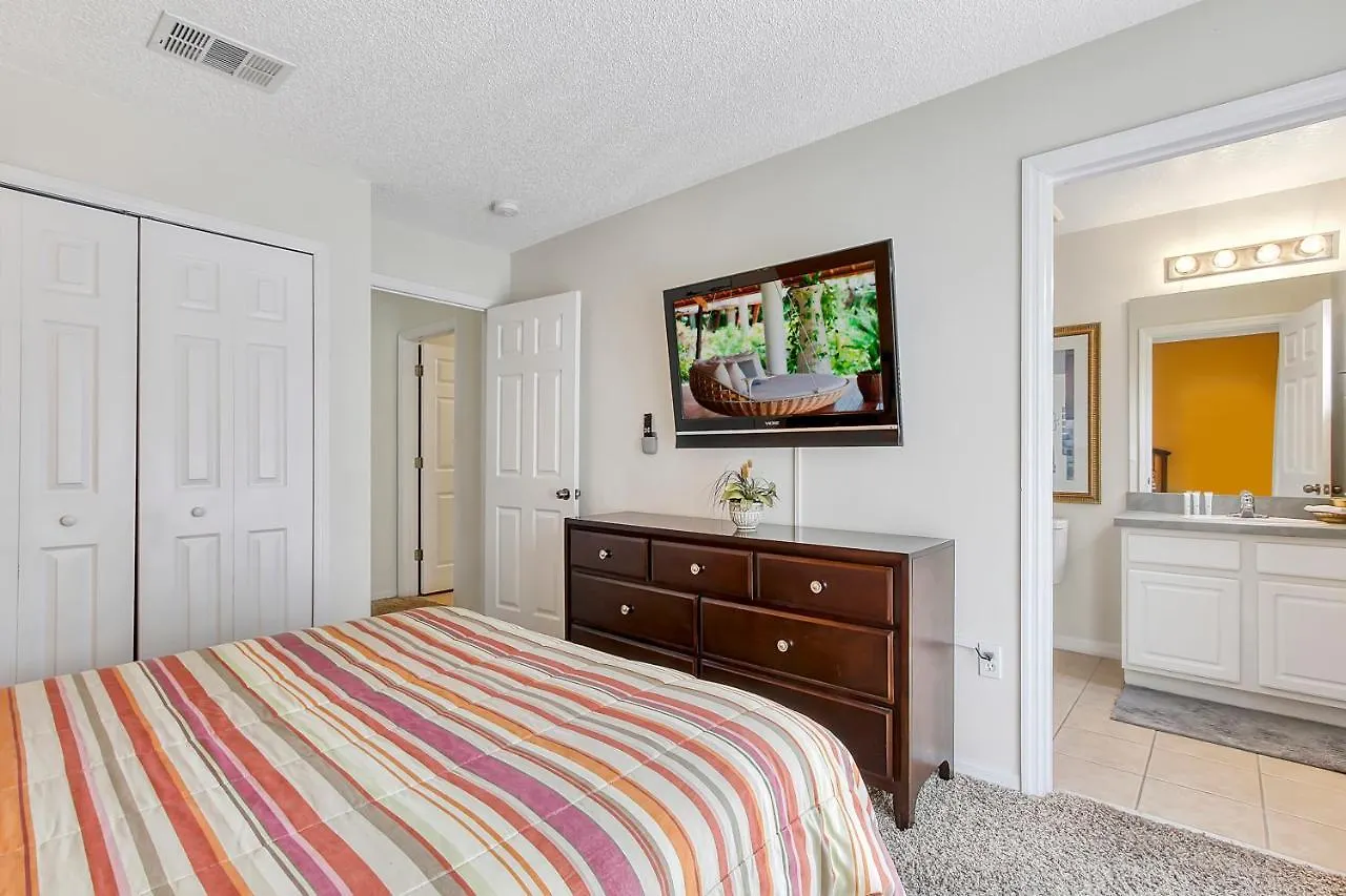 Emerald Delight 3 Bed Townhome Near Kissimmee