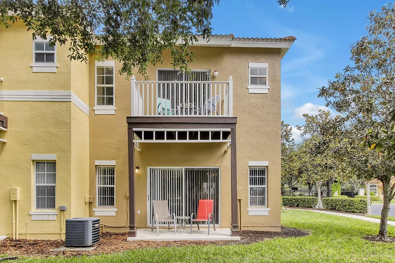 Emerald Delight 3 Bed Townhome Near Kissimmee