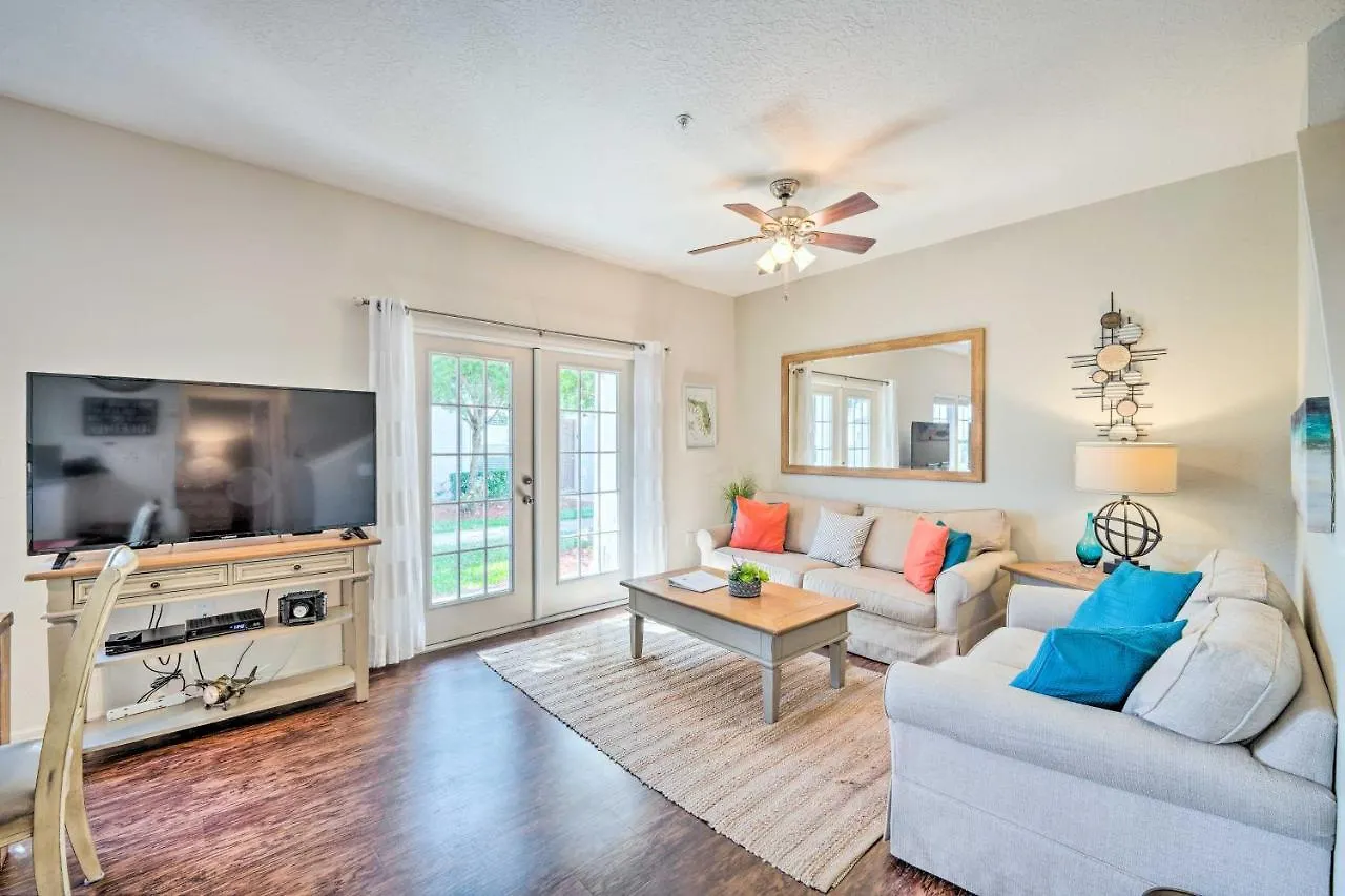 Lucaya Village Townhome With Pool, 6 Mi To Disney! Holiday home *