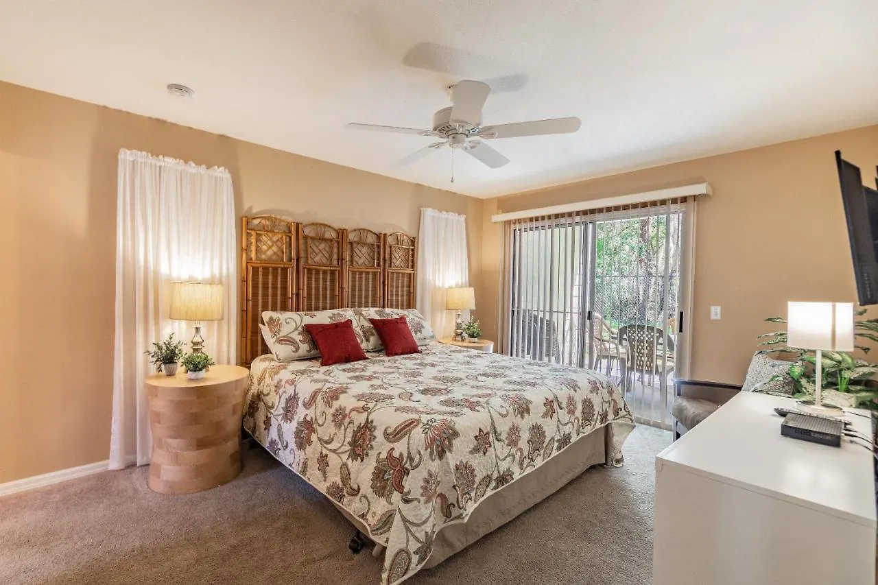 Near Dis & Sleeps 10! Two King Master Br Suites, Bunks For The Kids, Private Patio, No Steps, Pool, Rates! キシミー