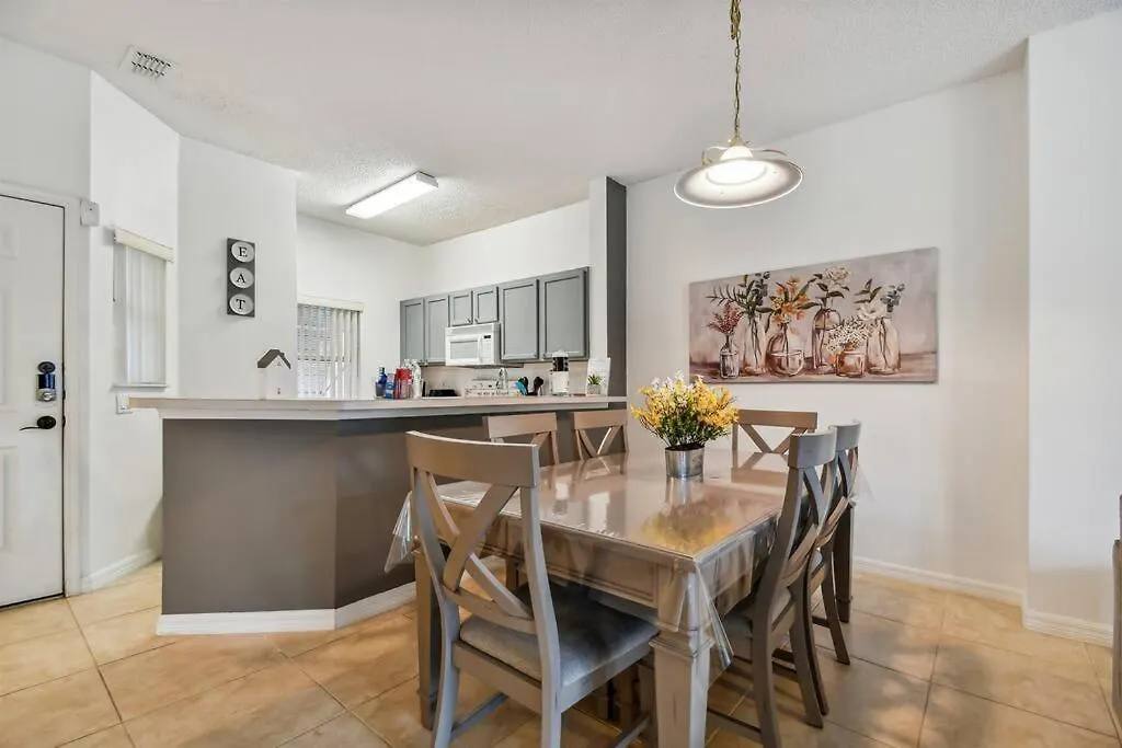 Charming & Cozy Townhouse Area - Berkley Kissimmee