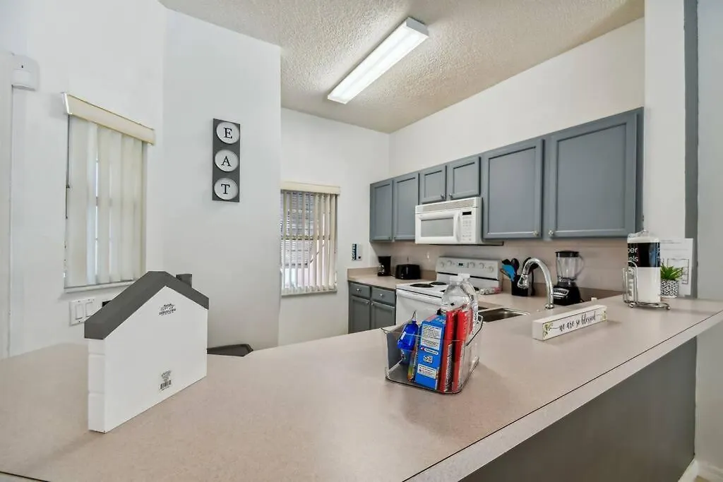 Charming & Cozy Townhouse Area - Berkley * Kissimmee