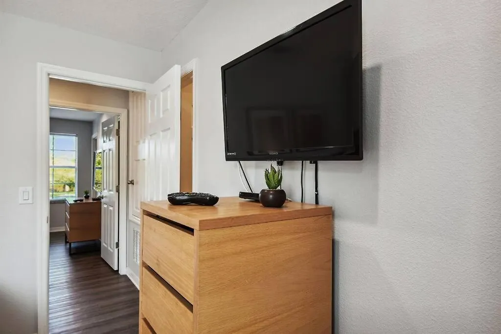 Small&comfy Private/jacuzzi Near Fiber Internet 키시미