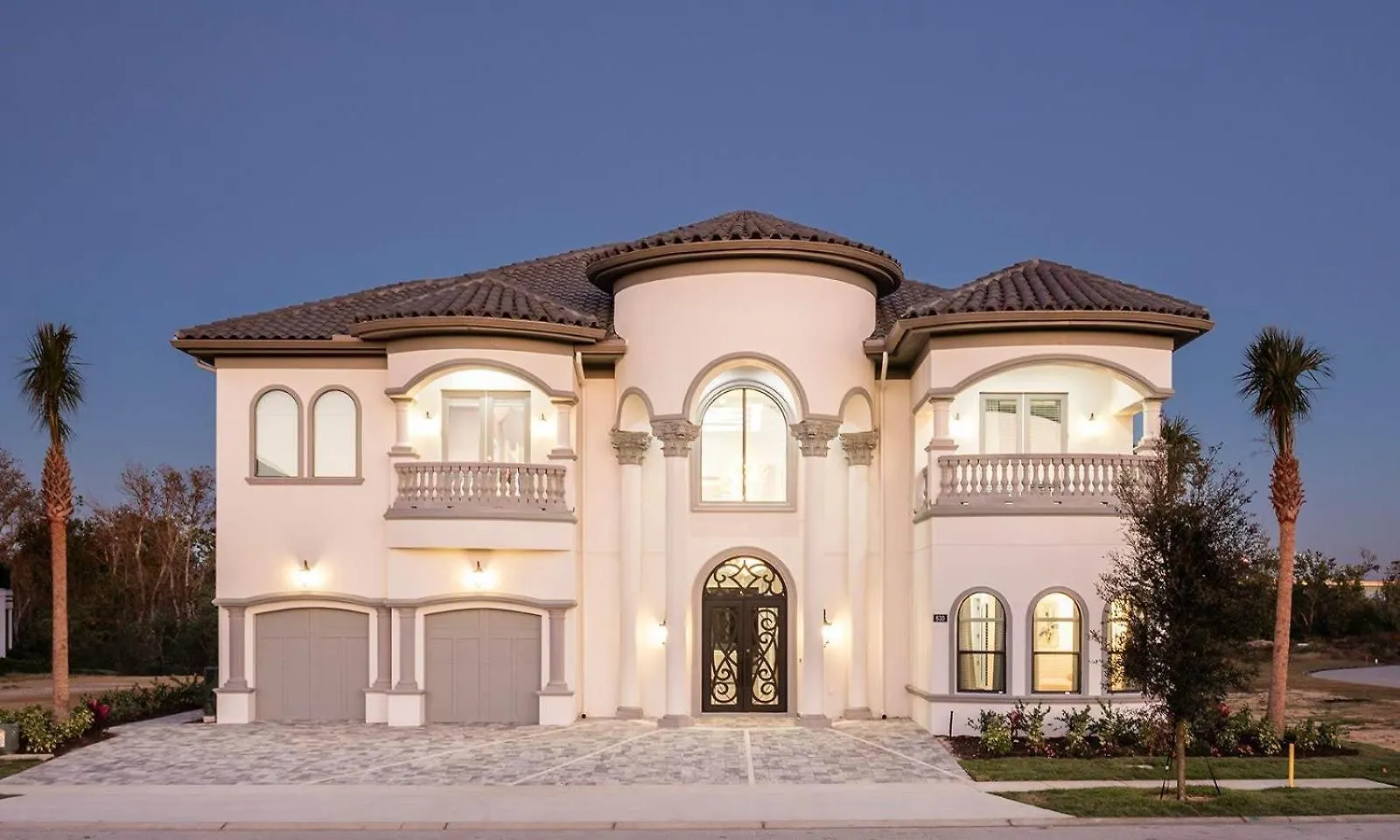 Deluxe 8 Bdrm Mansion With Swim Up Bar And Pool Slide At Reunion Holiday home