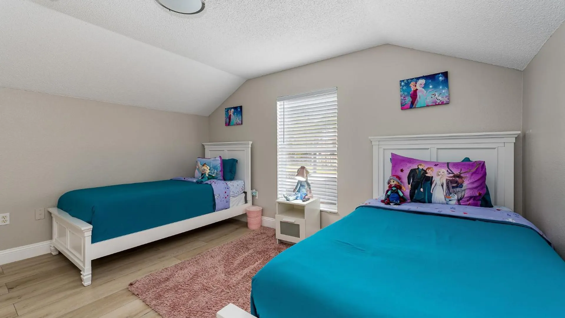 4br W Heated Pool Near & - Sleeps 10 *