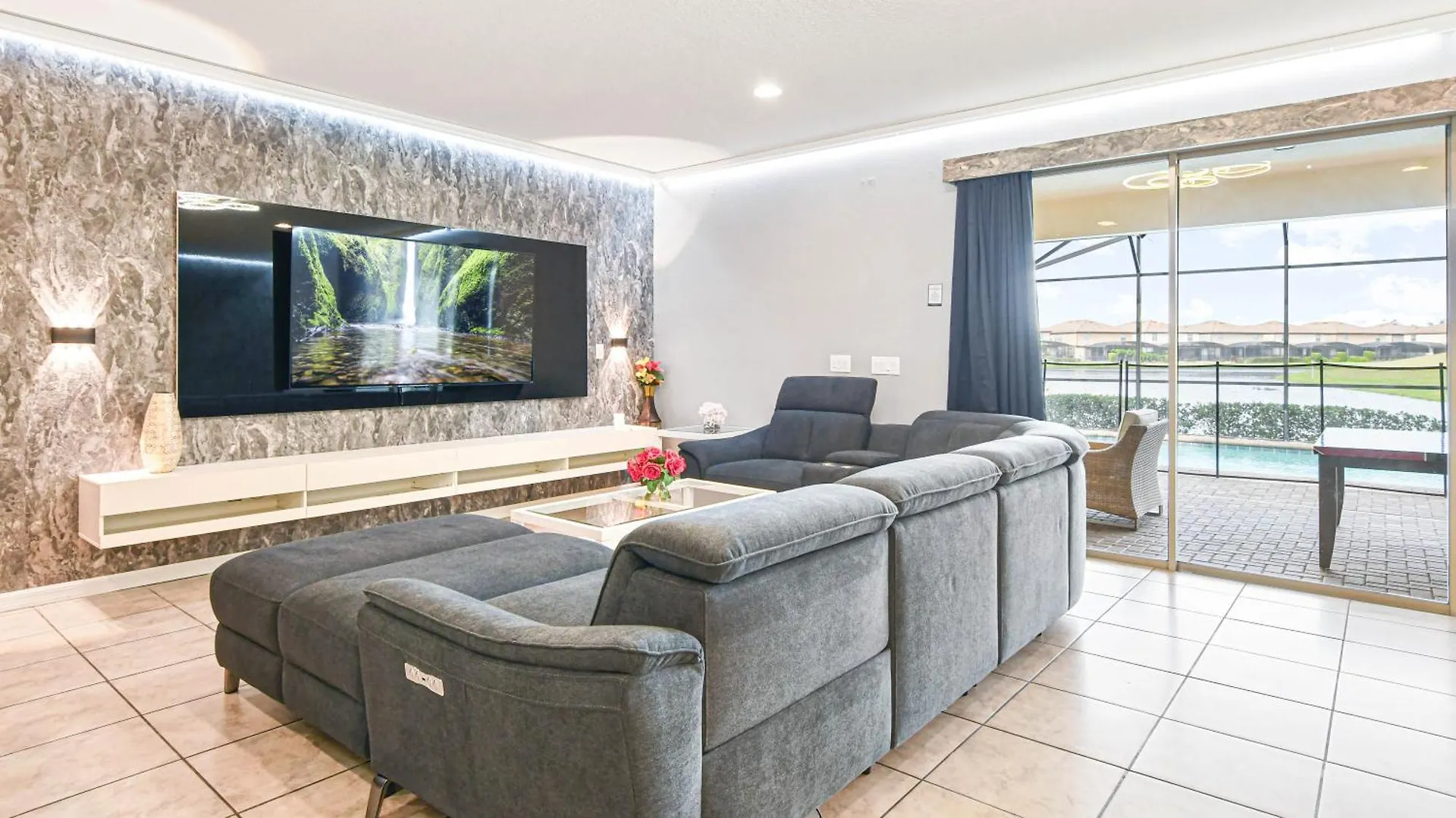 Luxury Villa: Private Pool, Near Holiday home Kissimmee