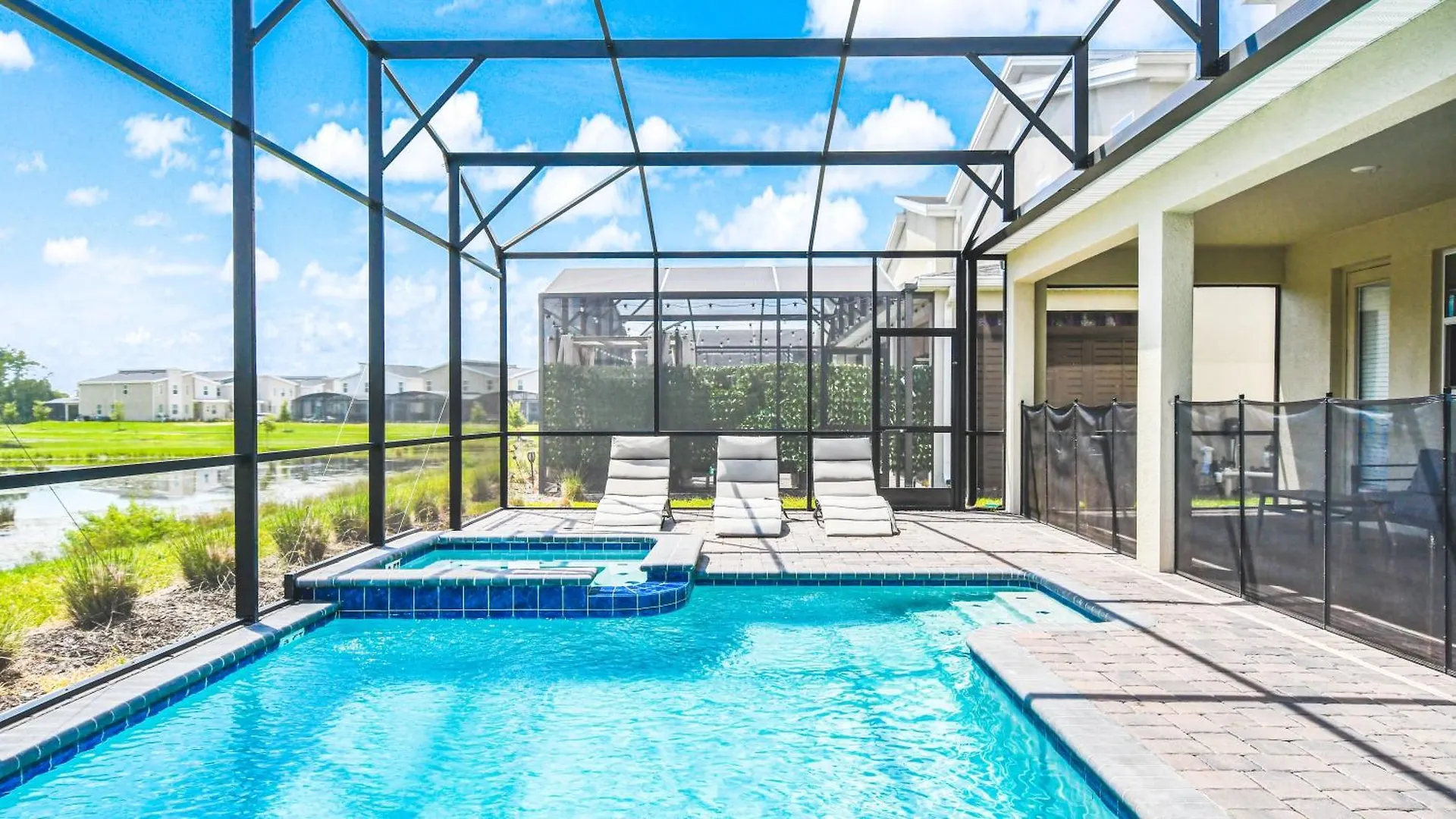 Elegant Retreat With Private & Pool Дом отдыха