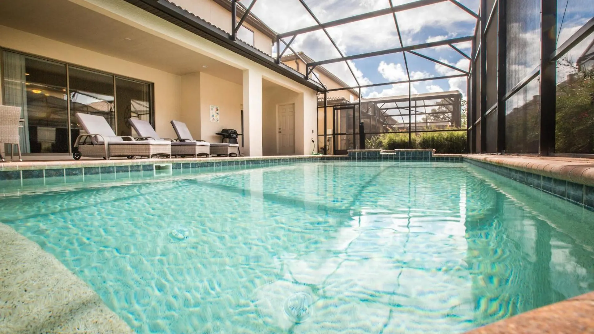 Villa Windsor At Westside 284 By
