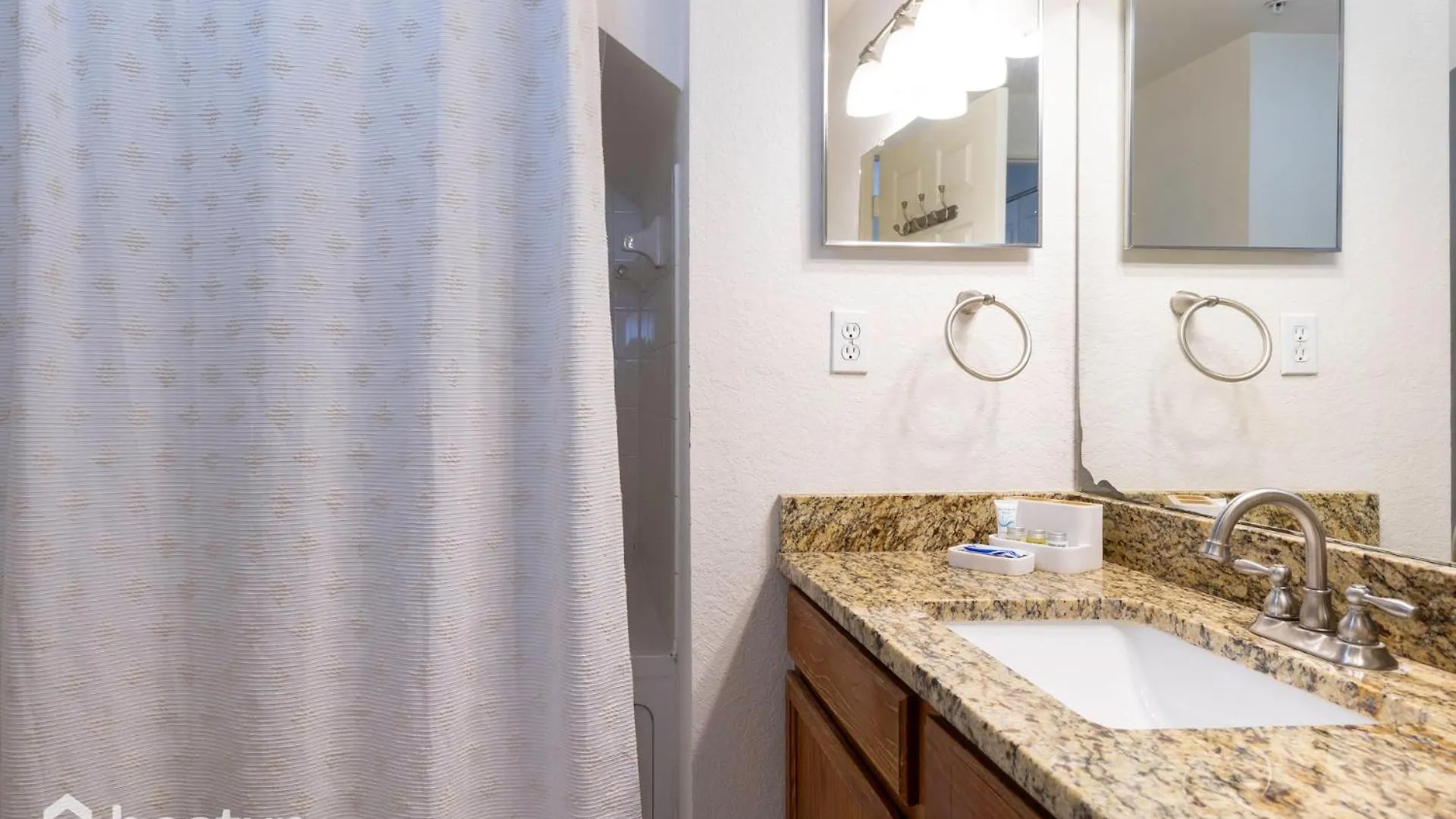 Amazing Family Townhouse Minutes From The Parks Сasa de vacaciones *