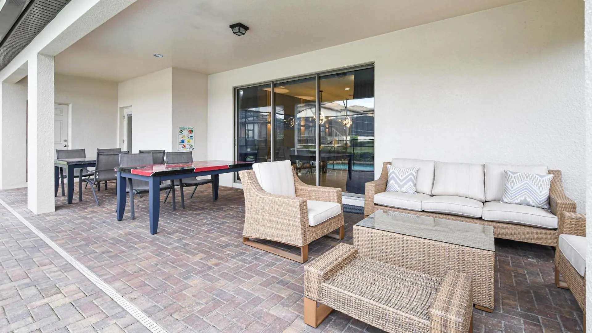 Luxury Villa: Private Pool, Near