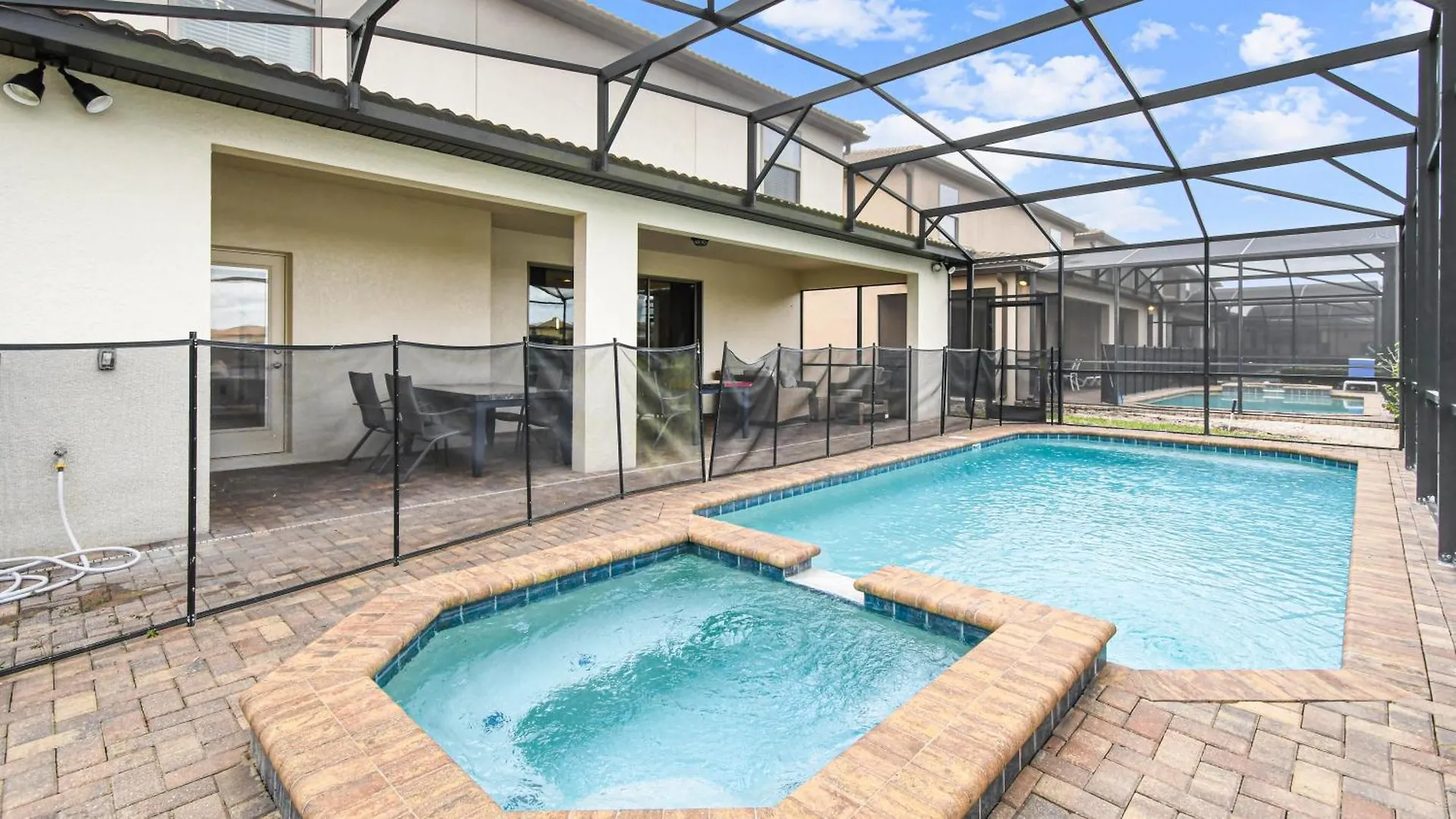 Luxury Villa: Private Pool, Near Holiday home *