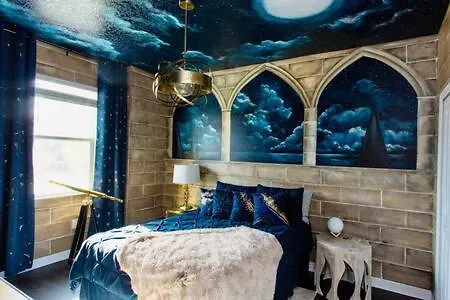 Holiday home Magical Muggle Mansion Pool & Sleeps 23 *
