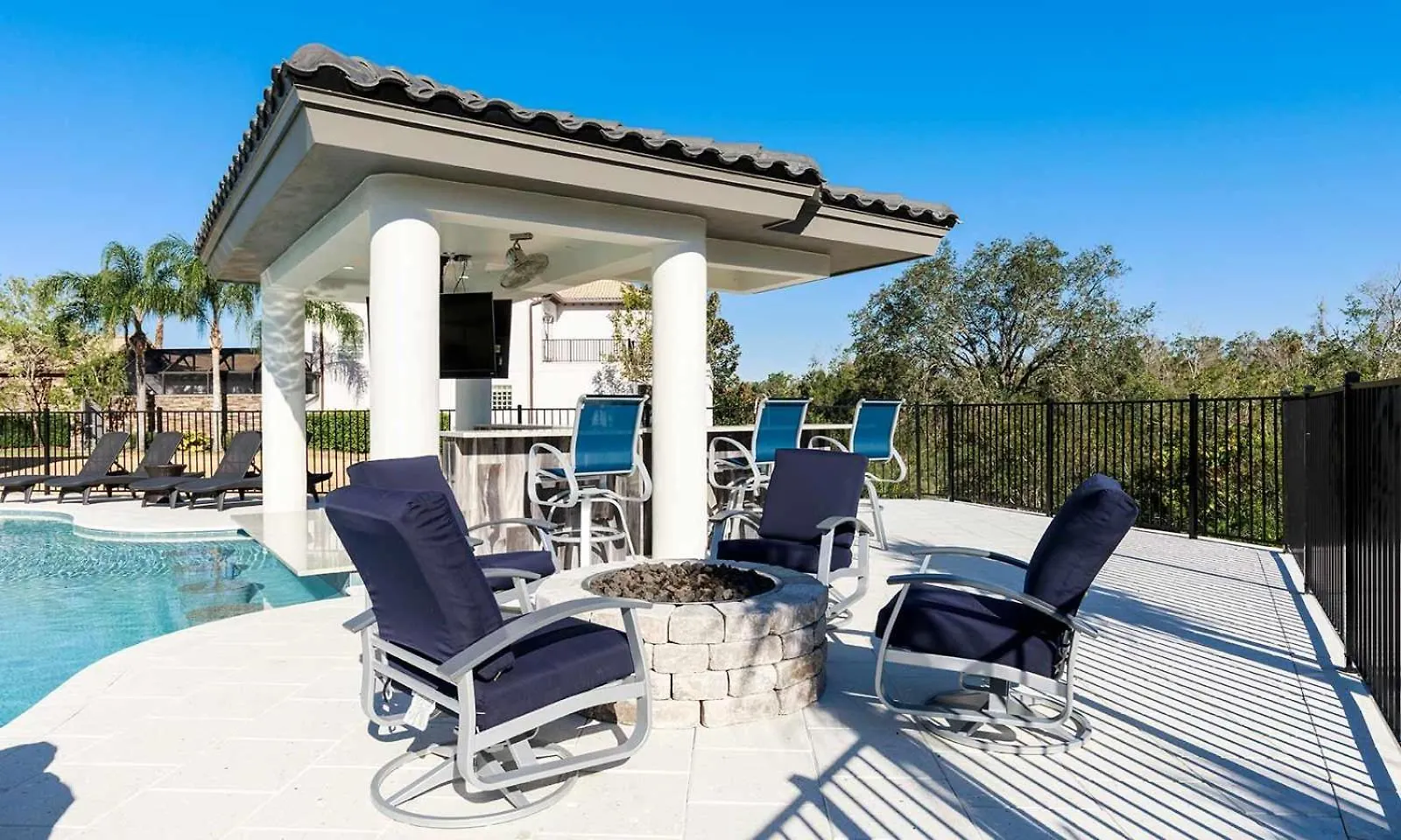 Deluxe 8 Bdrm Mansion With Swim Up Bar And Pool Slide At Reunion *