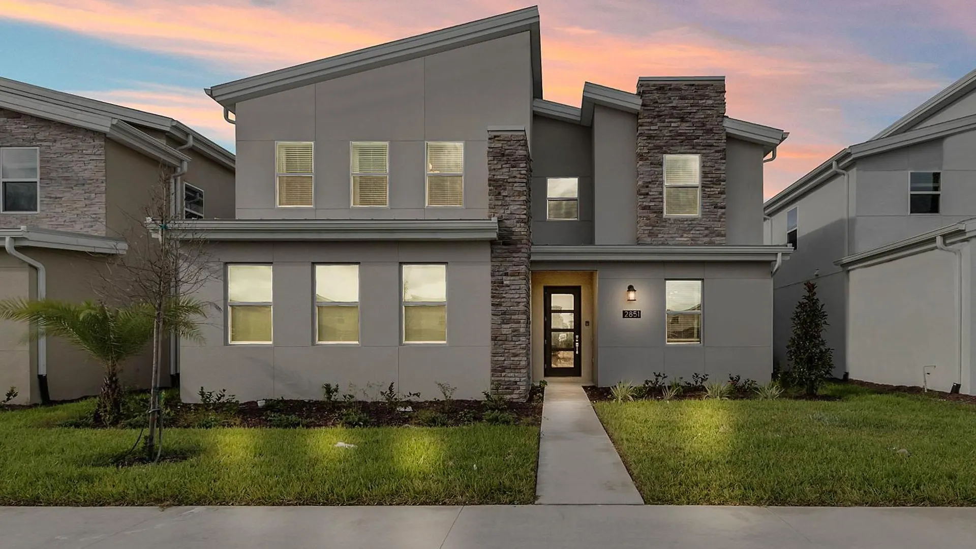 6 Bedrooms - 6 Bathrooms - Storey 2851 Bd *