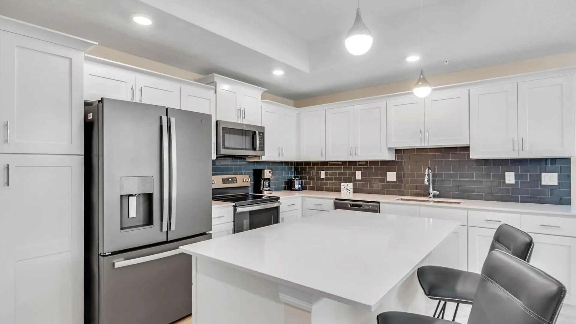 3 Bedroom- 2 Bathroom Storey 3171-308 Pc