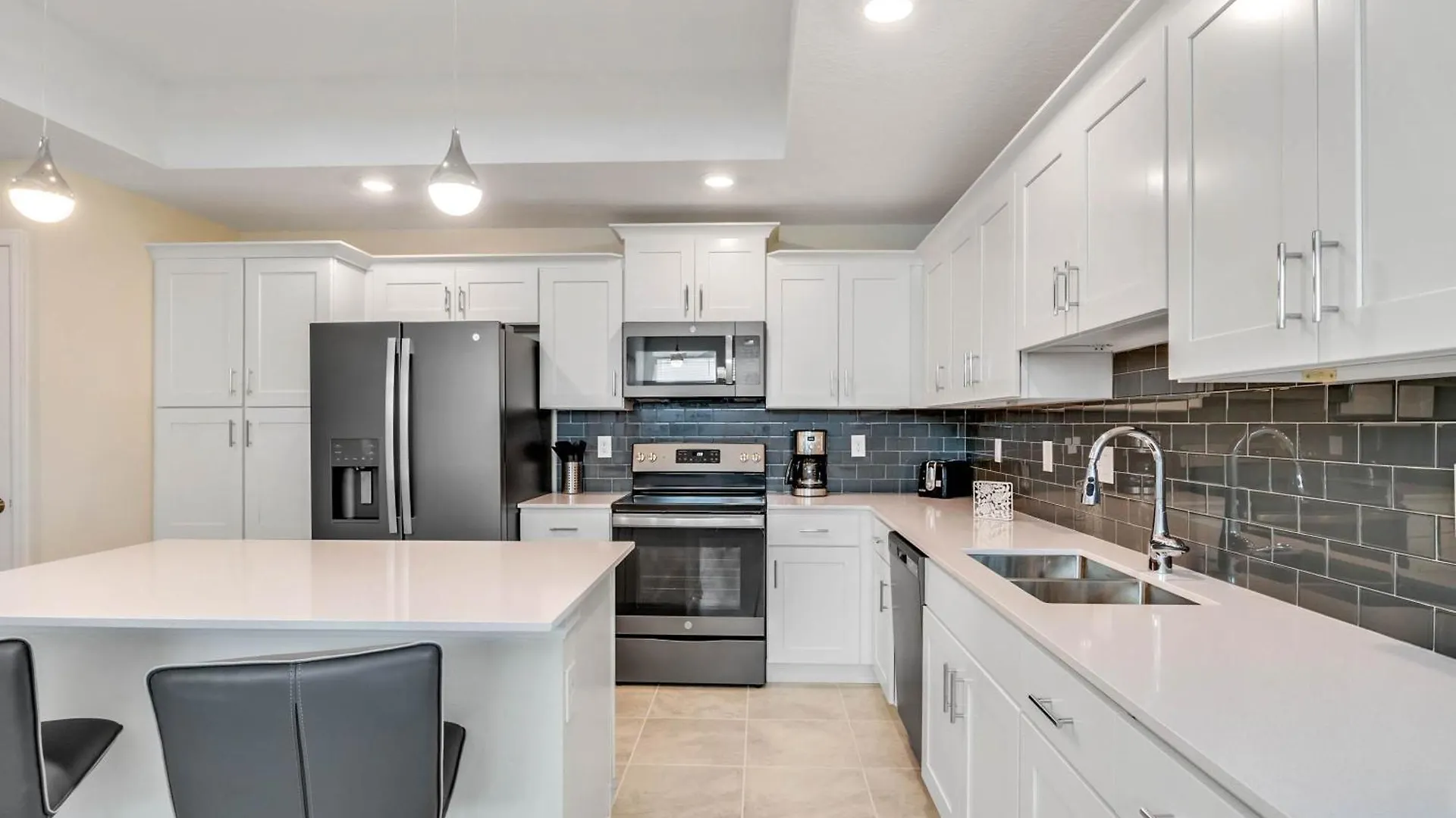 3 Bedroom- 2 Bathroom Storey 3171-308 Pc