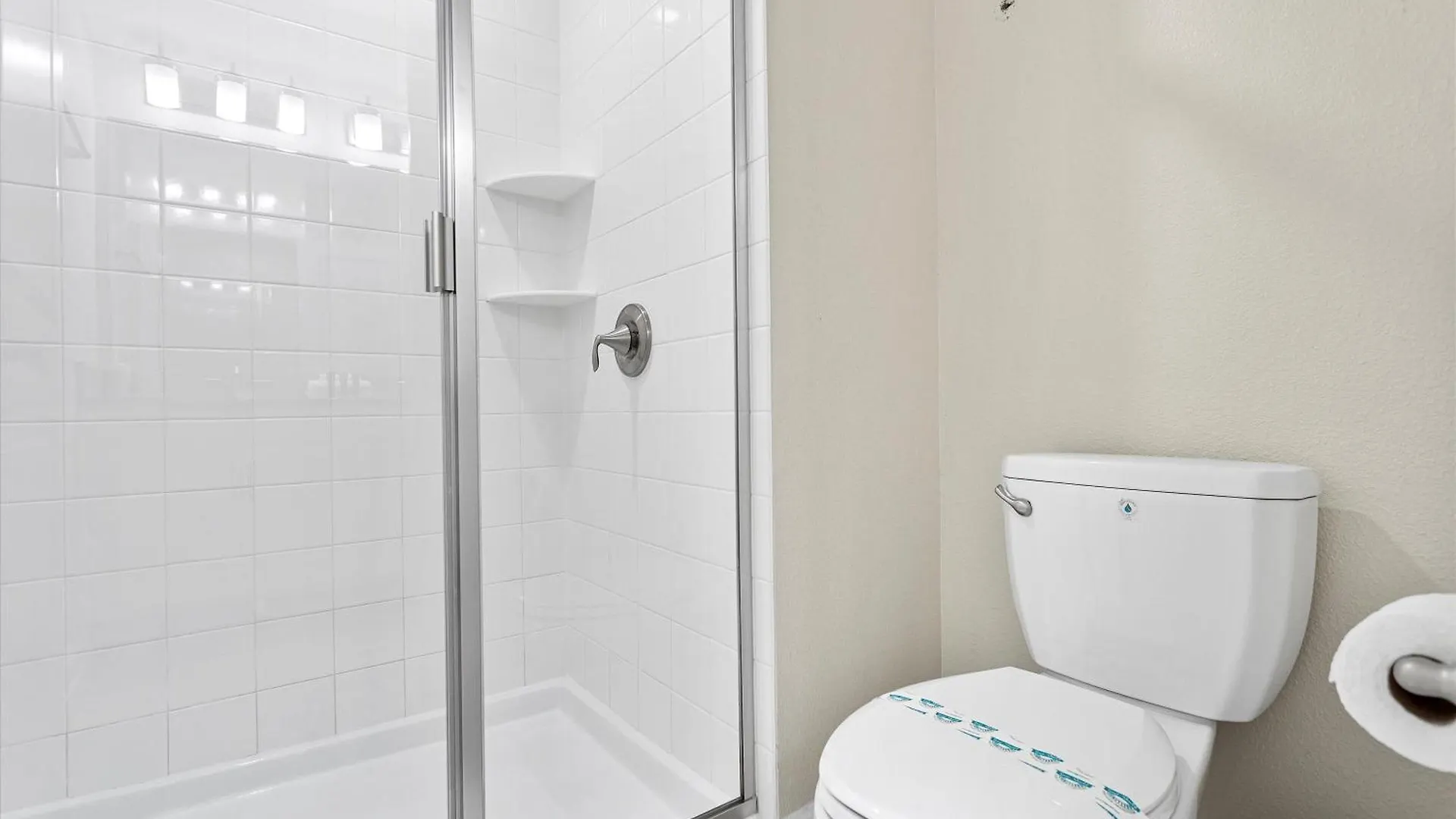4 Bedroom- 3 Bathroom Storey 4818 Ml Holiday home