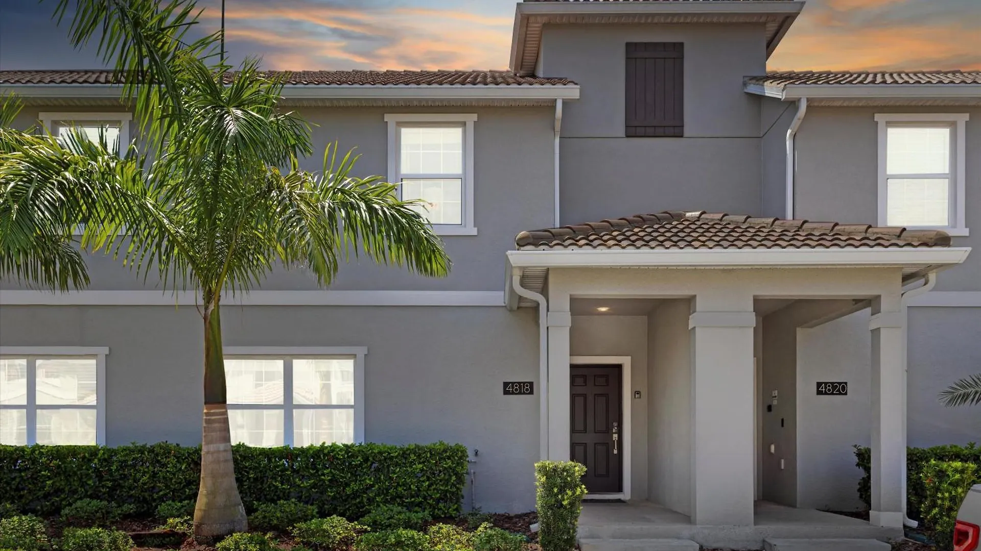4 Bedroom- 3 Bathroom Storey 4818 Ml Kissimmee