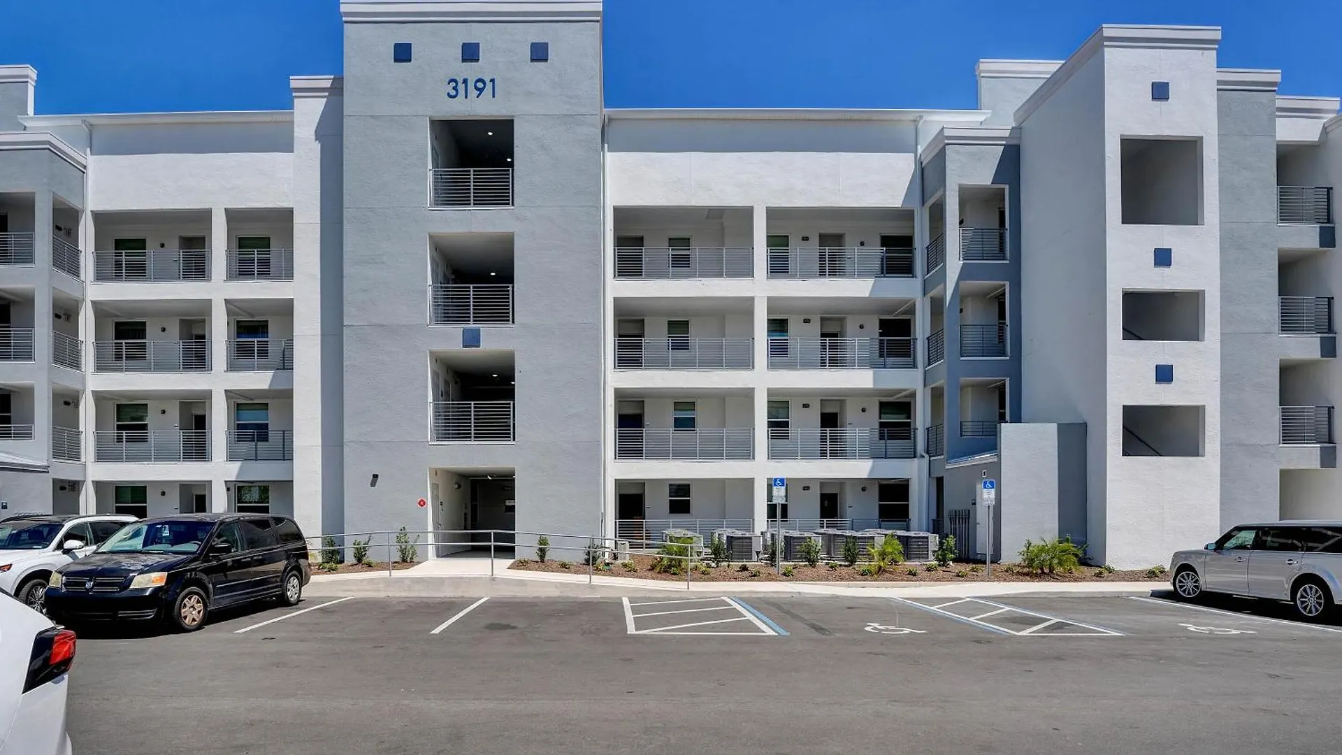 2 Bedrooms- 2 Bathrooms- Storey 3191-405 Pc Kissimmee
