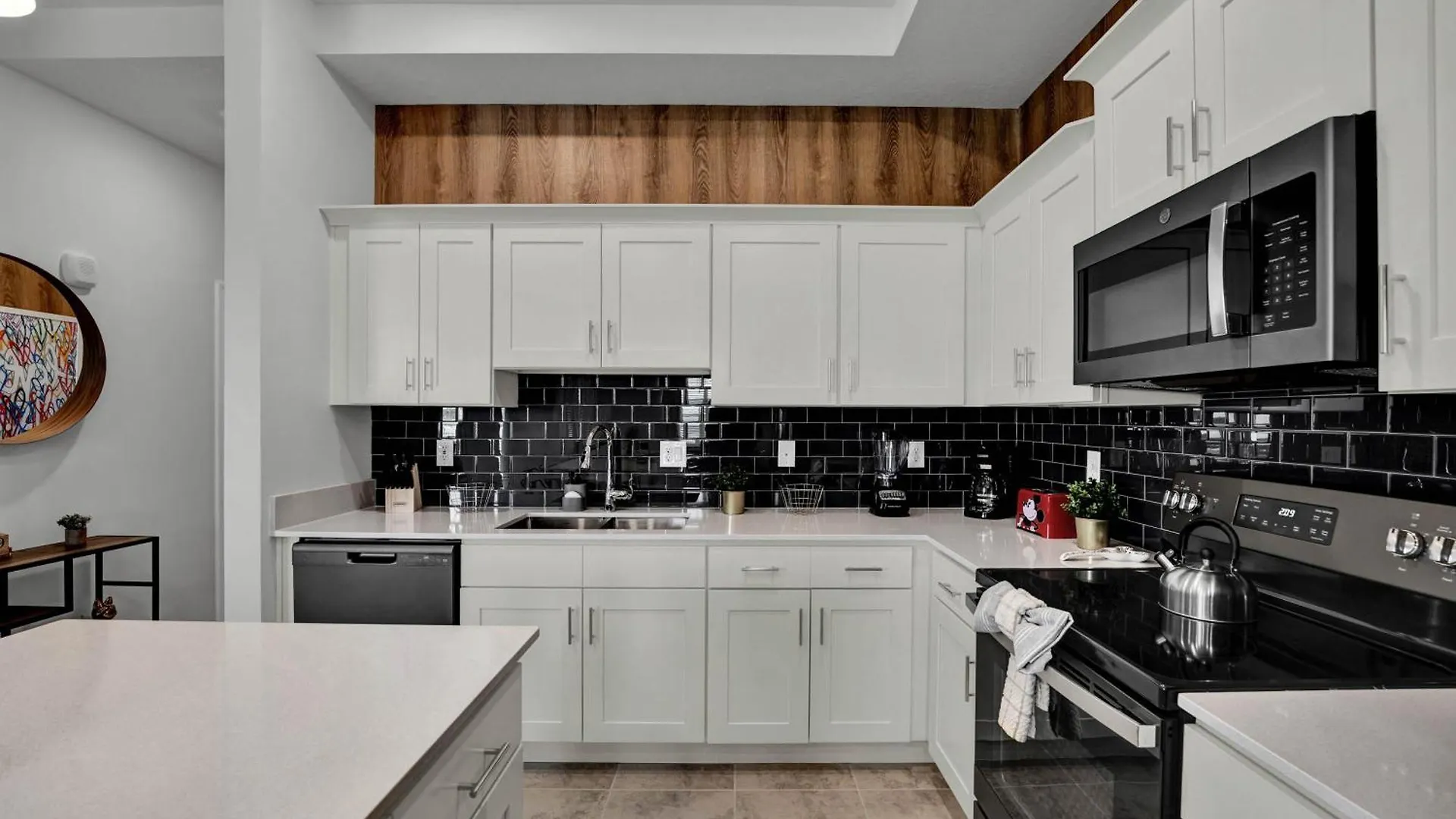 2 Bedrooms- 2 Bathrooms- Storey 3191-405 Pc