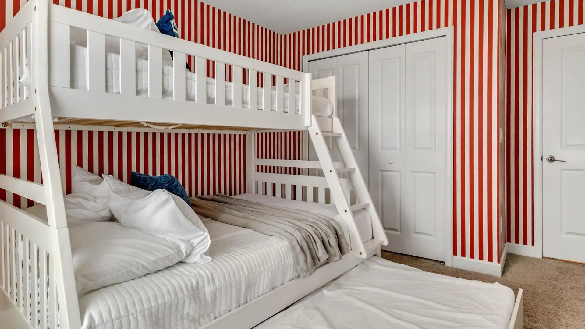 Vakantiehuis 4 Bedrooms - 3 Bathrooms - Storey 4969 Wa *