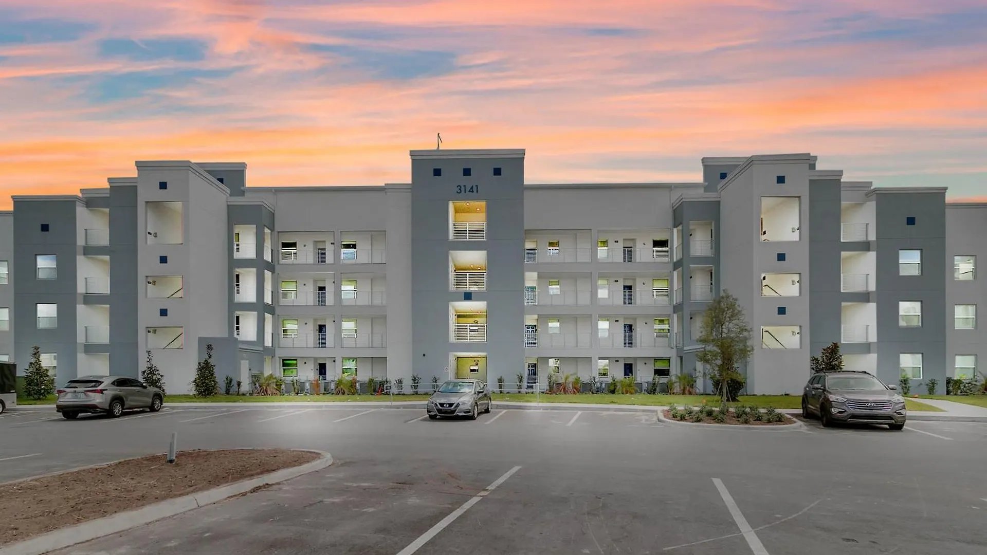 Apartment 3 Bedrooms - 3 Bathrooms - Storey 3141-208 Pc *