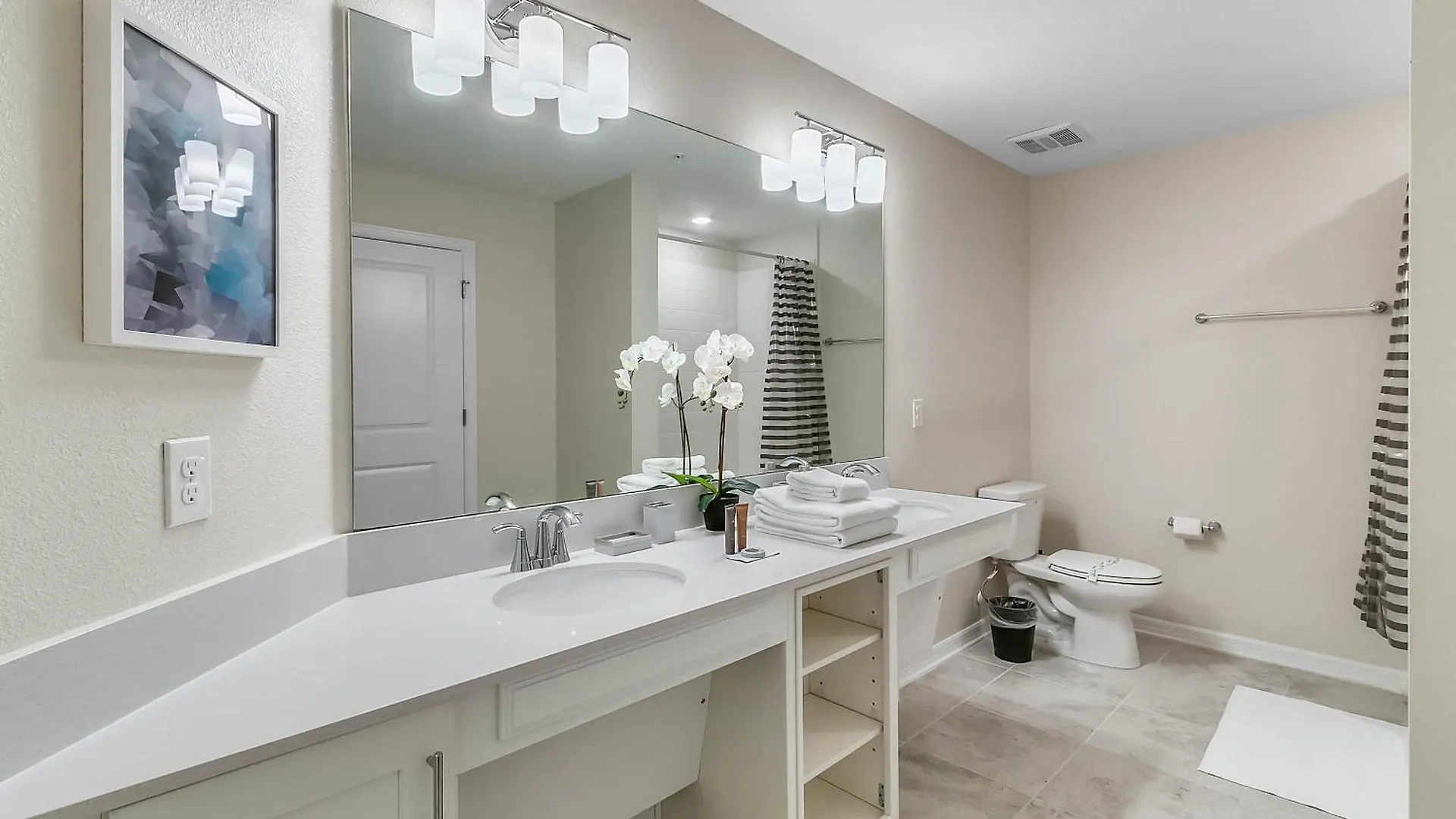 3 Bedrooms - 3 Bathrooms - Storey 3141-208 Pc * Kissimmee