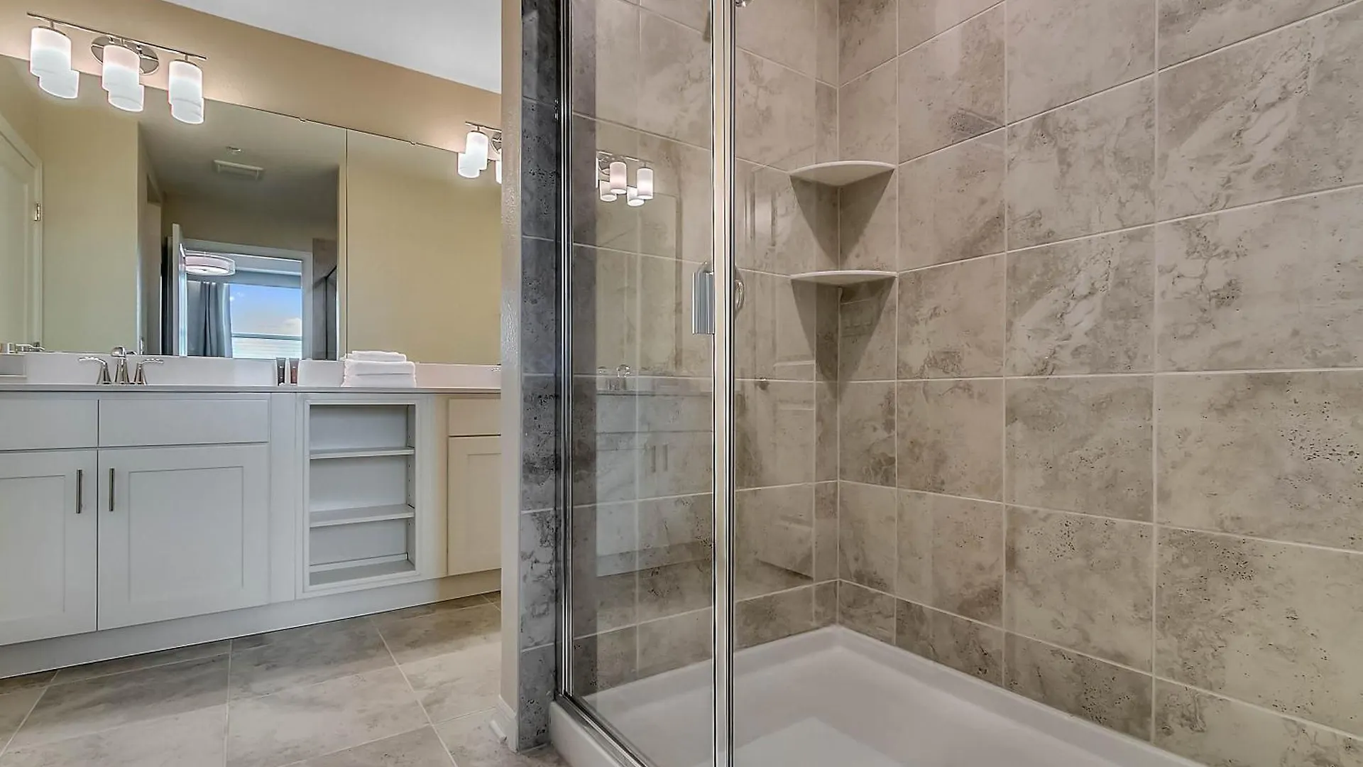 3 Bedrooms - 3 Bathrooms - Storey 3141-208 Pc