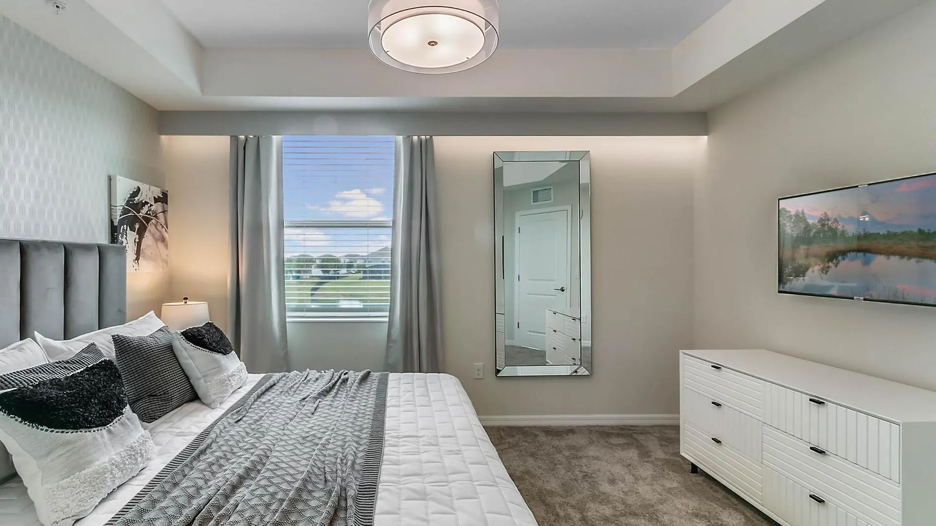 Apartment 3 Bedrooms - 3 Bathrooms - Storey 3141-208 Pc
