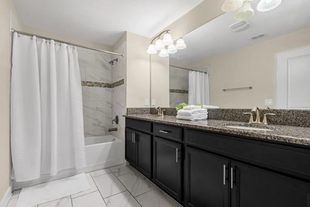 5 Bedrooms - 4 Bathrooms - Storey 4806 Cs Hébergement de vacances *