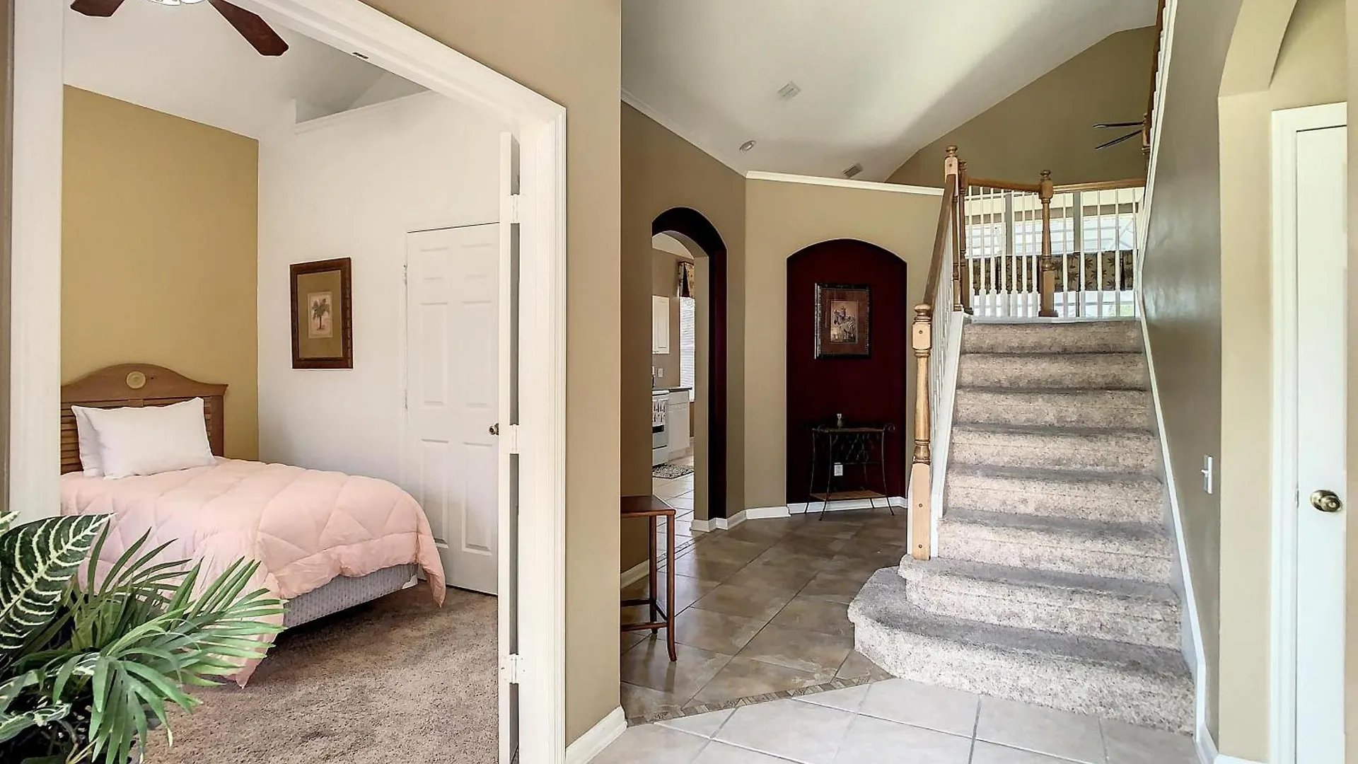 Six Bed Close To In Gated Community * Four Corners