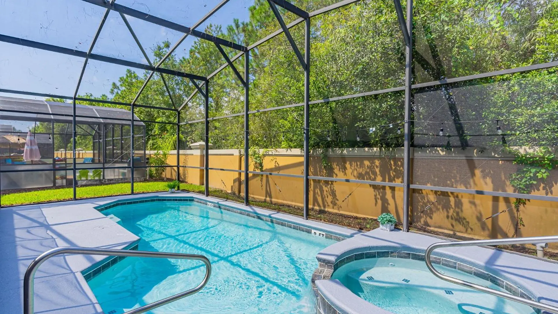 5-star With Private Pool, Minutes From *