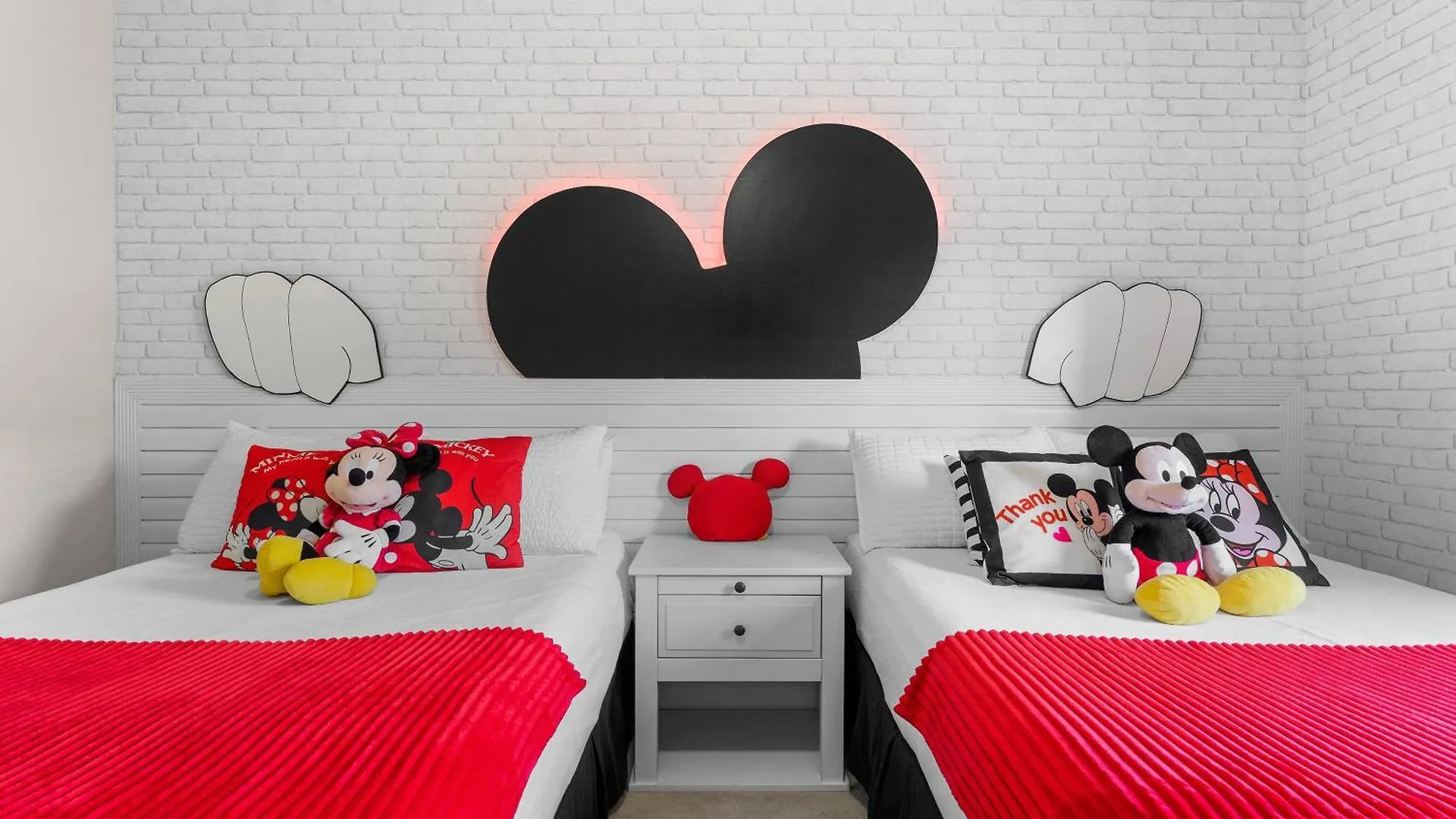 Themed Bedrooms Area 3br Lr2960