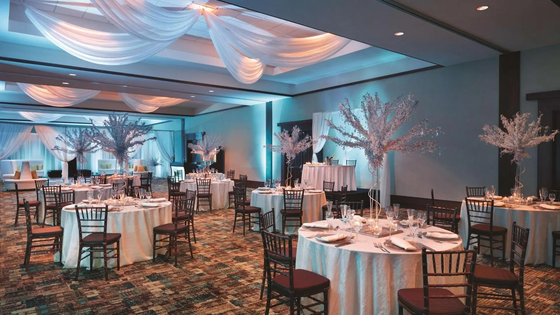 Hotel Embassy By Hilton Orlando Buena Vista South Kissimmee