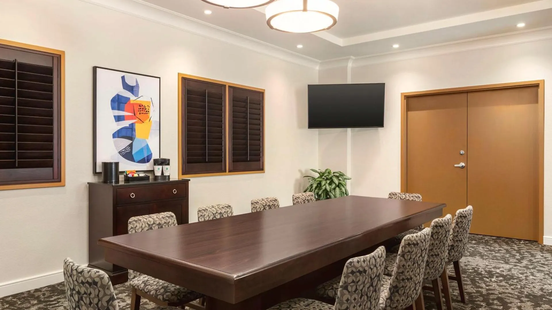 Hotel Embassy By Hilton Orlando Buena Vista South 4*