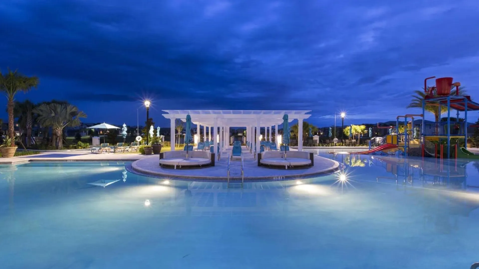 Experience Luxury In Gorgeous 8-bedroom At Golf 키시미