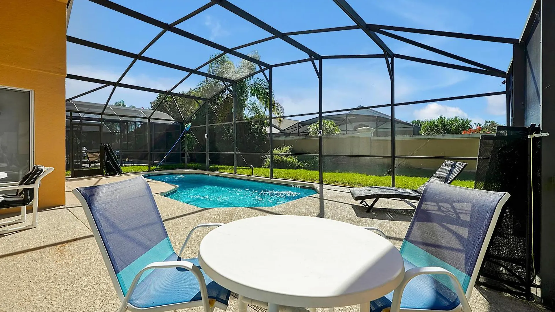 Bikini Bottom - 4 Bed Pool