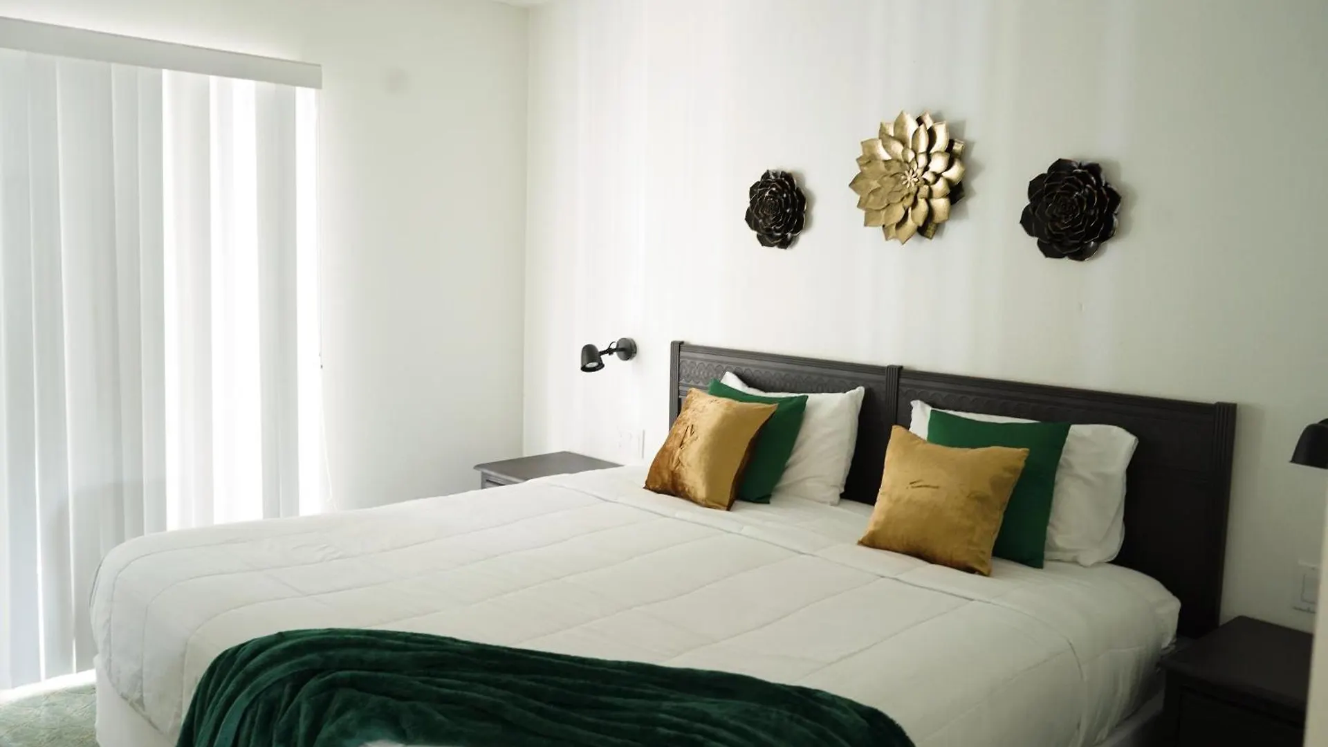Apartment Enchanting Escape 3 Bedroom Minutes From Disney!