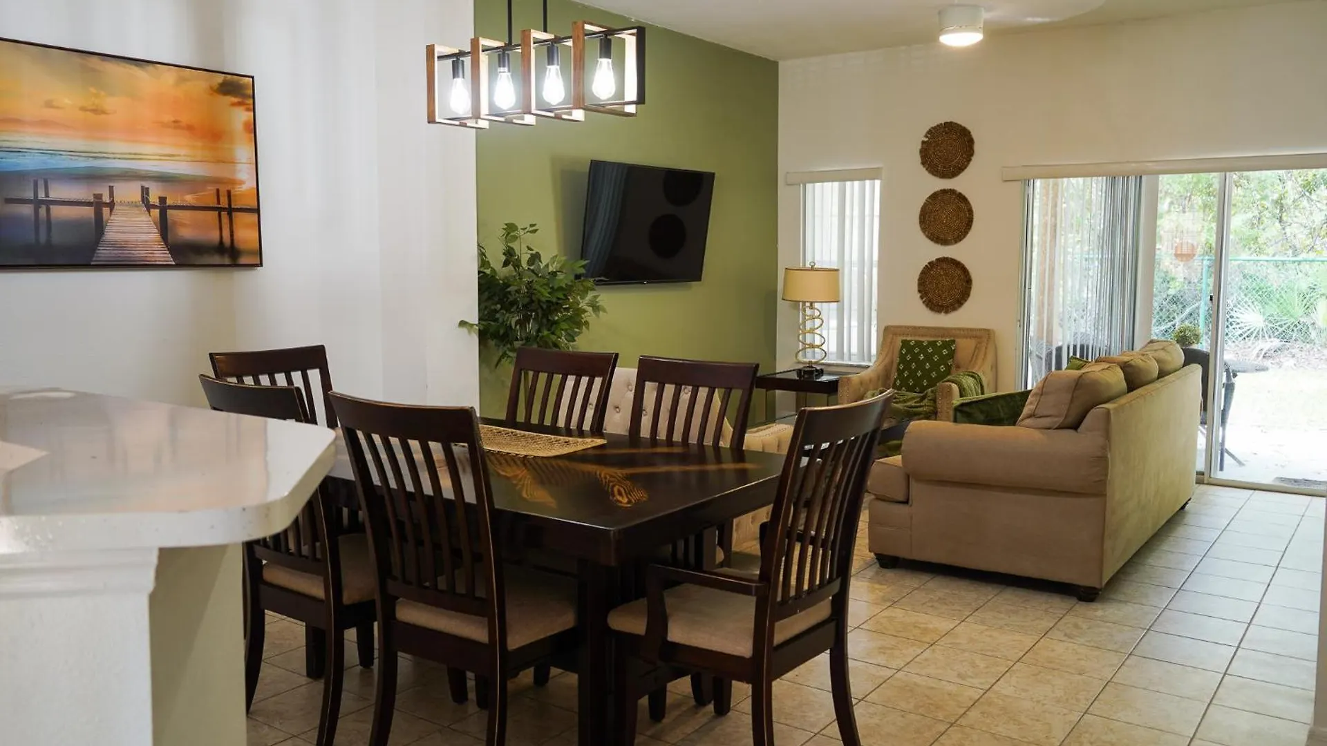 Enchanting Escape 3 Bedroom Minutes From Disney! *