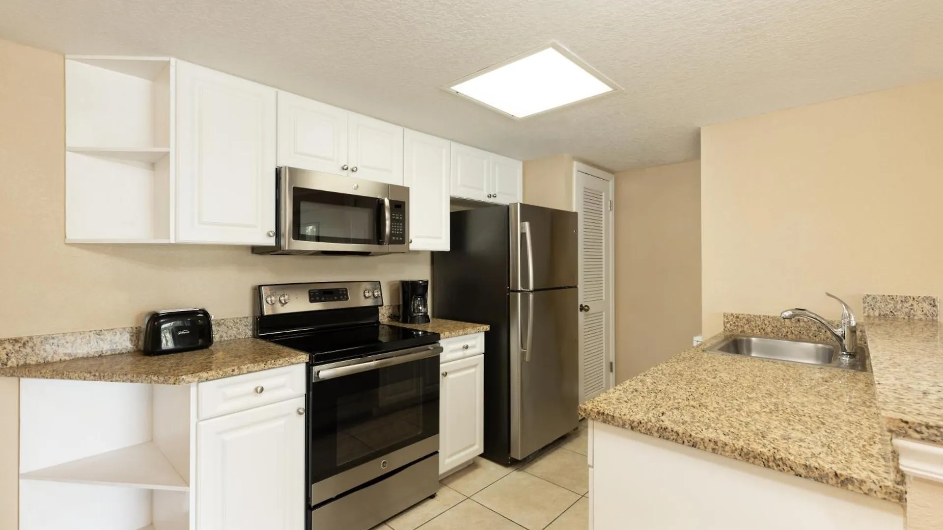 Westgate Towers Apartmanhotel 3*